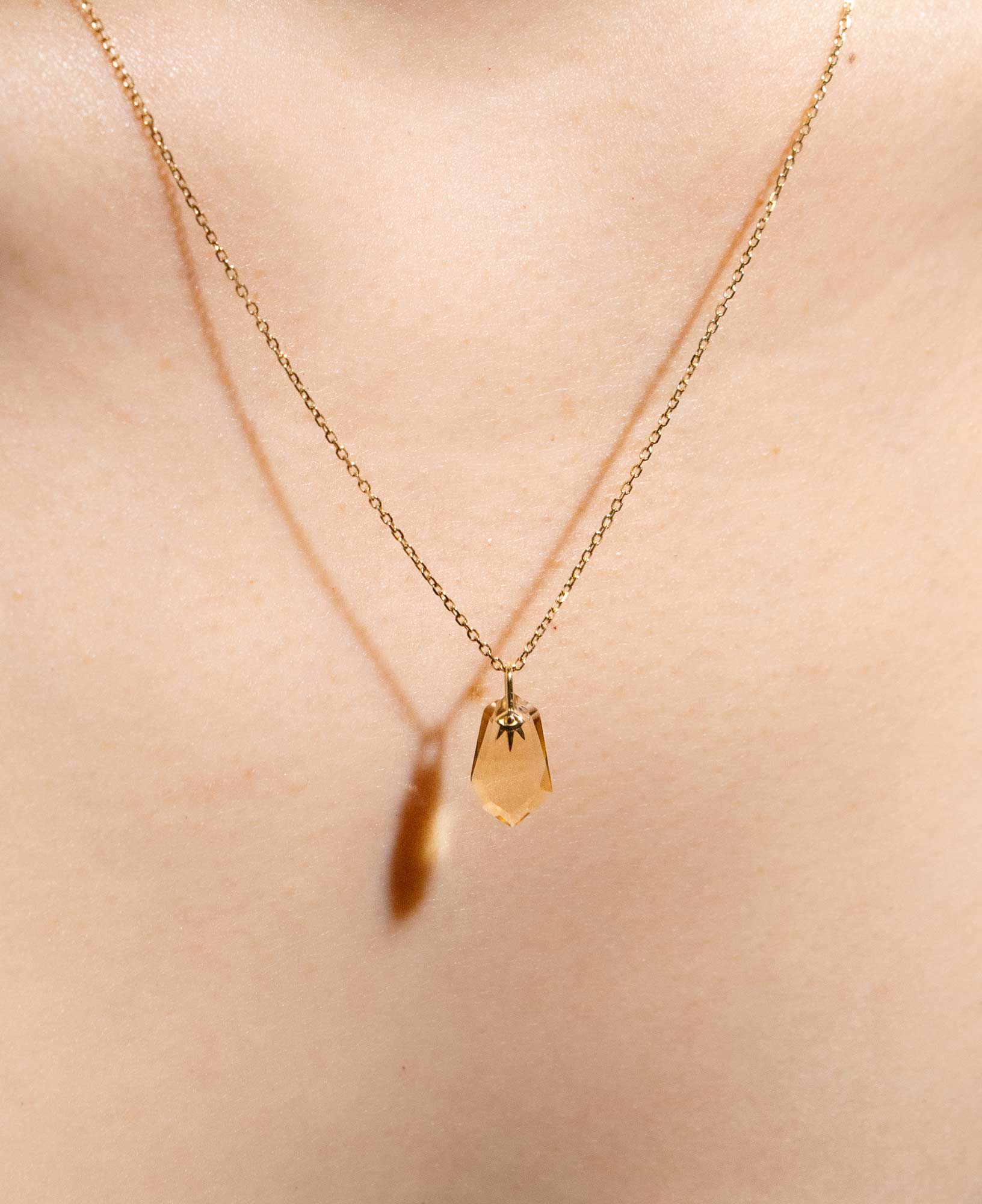 model shot of zephyr solid gold necklace