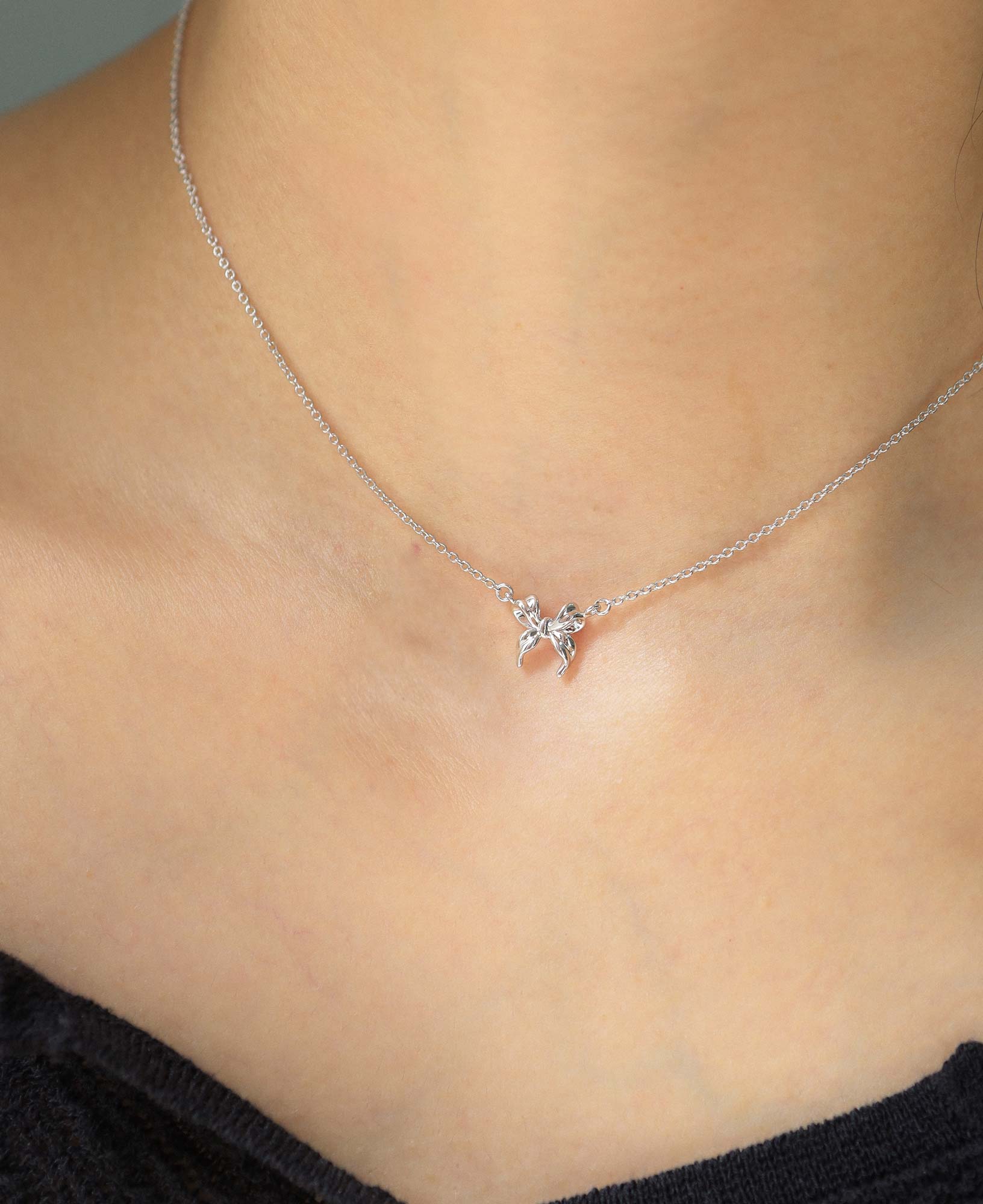 Model shot of Juliet Silver Ribbon Necklace.