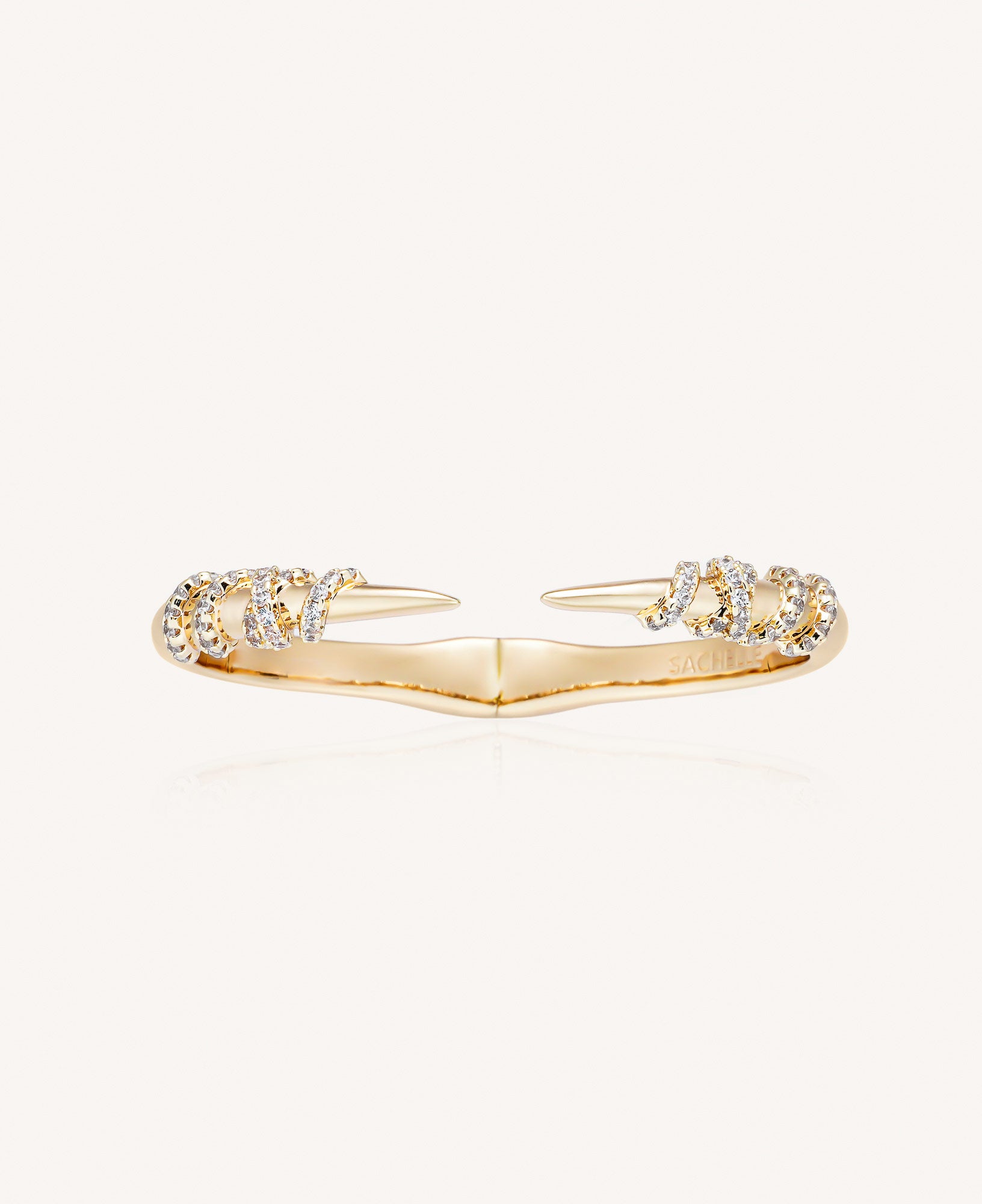 close up shot of the vesper bangle taken in a studio.