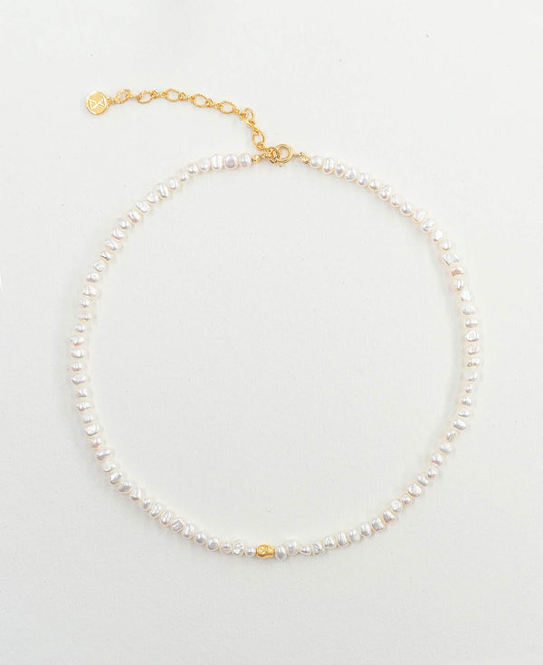Eve Freshwater pearl necklace product shot