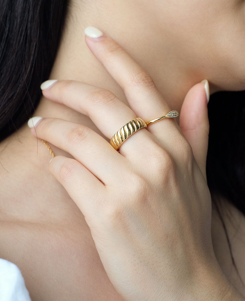 Model wearing Jennie Wave 14k Gold Ring