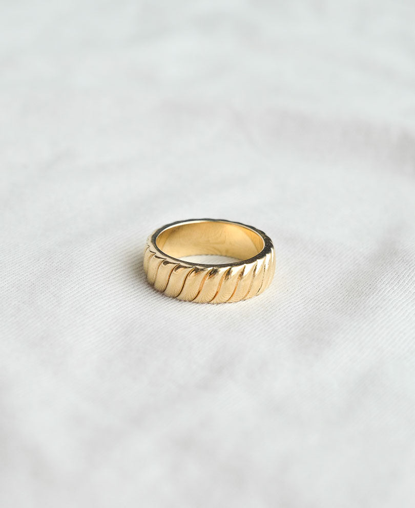 Jennie Wave 14K Gold Ring